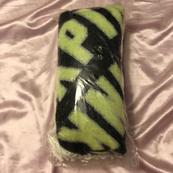 PINK Victoria's Secret Accessories - 🆑FINAL PRICE‼️ Oversized green/black Victoria’s Secret pink scarf